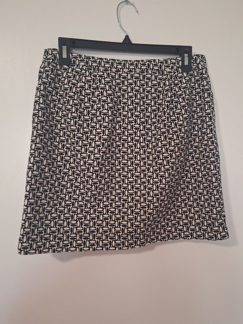 Ann Taylor LOFT Black and White Geometric Mini Mod Skirt Size 6 Petite - Picture 3 of 8
